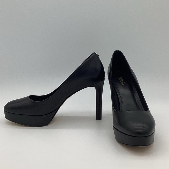 173. Michael Kors Chantal Black Platform Pump NWOT Size 9.5 - Picture 1 of 7